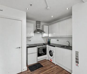 Studio Flat 71, Elmgrove Road, Harrow, HA1 - Photo 1