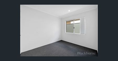 YOUR BEAUTIFUL FAMILY HOME AWAITS! - Photo 4