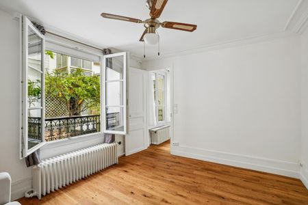 Location Appartement 2 pièces 40m² PARIS 8ème - Photo 3