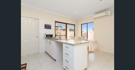 Low Maintenance Living! - Photo 4