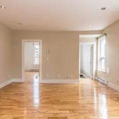 1 room apartment of 92m² in Montreal - Photo 2