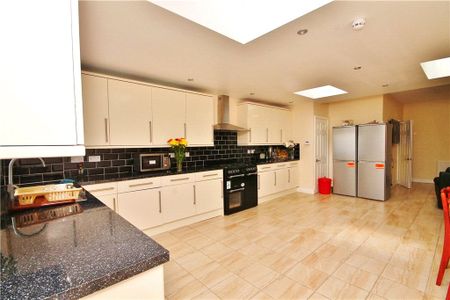 Edenvale Road, Mitcham, CR4 2DN - Photo 2