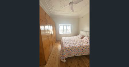 Original federation style home located in the heart of Hurstville. (OPEN HOUSE: SATURDAY 10:00-10:15AM) - Photo 5