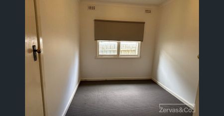 CHARMING 3 BEDROOM HOME - Photo 3