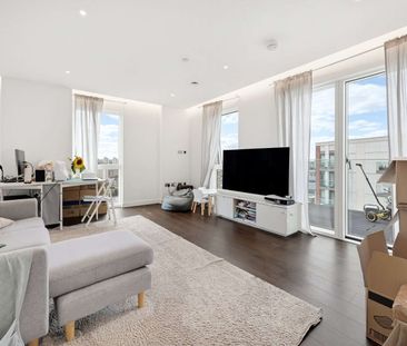 Two bed, 2 bathroom flat located in Nine Elms - Photo 1