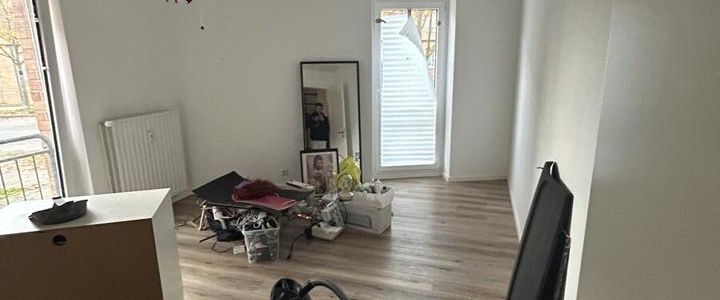 Die angebotene Mietwohnung befindet sich im Erdgeschoss eines gepflegten Mehrfamilienhauses in der ruhigen und grünen Von-Scheliha-Straße in 21035 Hamburg. Mit einer Wohnfläche von ca. 72 m²... - Foto 1