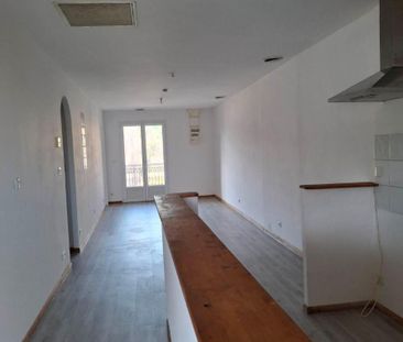 Location Appartement 4 pièces 71m² ST PAUL LE JEUNE 07460 - Photo 3