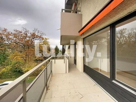 For rent in Coppet - Superb 4.5 room penthouse completely renovated (2025) Available immediately - Photo 2
