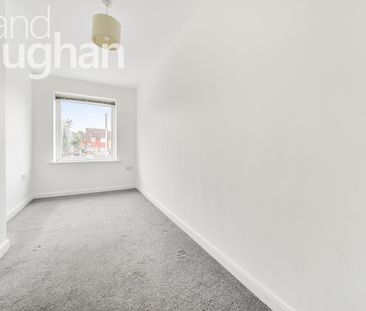 4 bedroom semi-detached house to rent - Photo 3