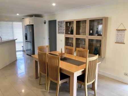 7 Medwin Place, Quakers Hill NSW 2763 - House For Rent | Domain - Photo 2