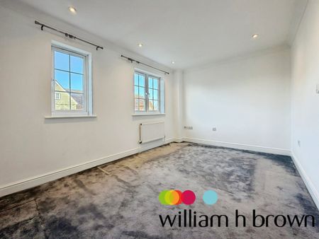 Radvald Chase, Colchester - Photo 2