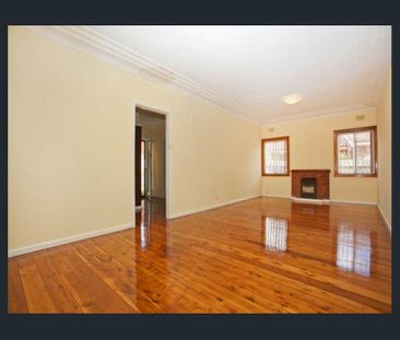 Three Bedroom House Convenient to Everything - Photo 1