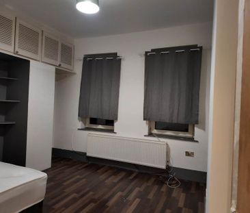 Room in a Shared House, Gloucester Road, CR0 - Photo 1