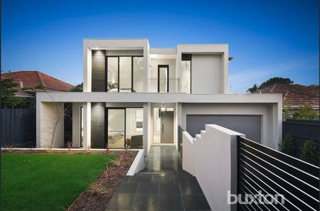 EXCEPTIONAL FAMILY RESIDENCE IN A BRILLIANT LOCATION - Photo 5