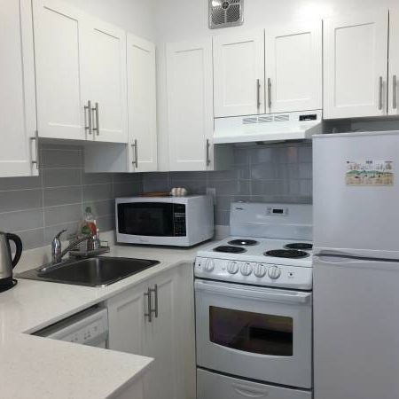 Beautiful studio on 9th floor, Steps away to broadway skytrain, VGH - Photo 1