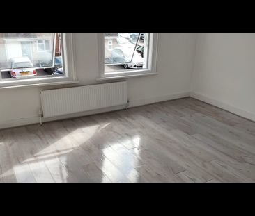 Room in a Shared Flat, Norfolk Road, RG30 - Photo 2