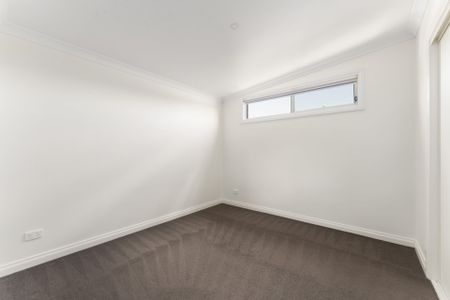 Two Bedroom Townhouse In Sunbury's Tranquil Pocket - Photo 4