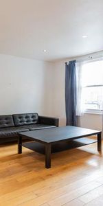 2 Bedroom, 2 bath, 1 reception Flat - Photo 4