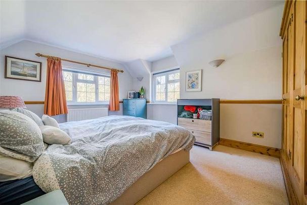 Haines Hill, Twyford, Hurst, Reading, Berkshire, RG10 - Photo 1