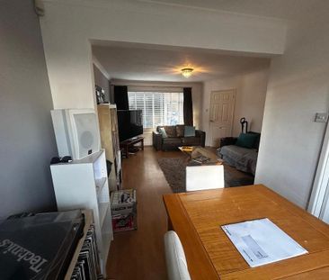 3 bedroom semi-detached house to rent - Photo 4