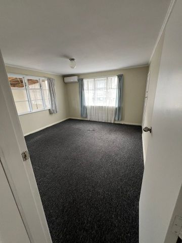 For Rent: Spacious 2-Bedroom House Papatoetoe - Photo 2