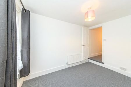 4 bedroom terraced house to rent - Photo 4
