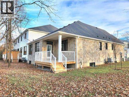 For Lease - 15 SHAMROCK Common, St. Catharines, Ontario - Photo 3