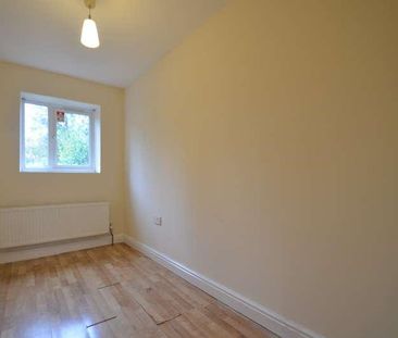 Cranford Avenue, Stanwell, TW19 - Photo 5