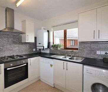 2 bedroom flat to rent - Photo 2