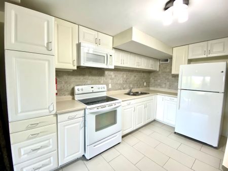 For Lease - 65 Stoneylake Avenue, Brampton, Ontario - Photo 5