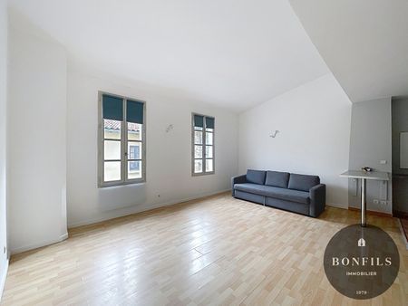 A LOUER AVIGNON INTRA-MUROS - SECTEUR CORPS SAINTS : Charmant T2 duplex - non meublé, - Photo 3