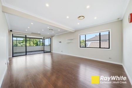 Charming 2 Bedroom! Inclusive of Gas, Electricity & Water! - Photo 4