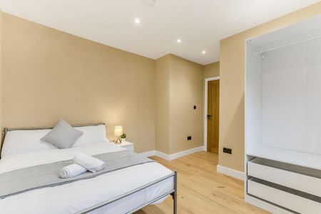 6 bedroom semi-detached house to rent - Photo 3