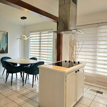 5 1/2 meuble Montreal près métro Université - Photo 4