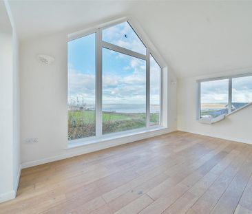 4 bedroom detached house to rent - Photo 2