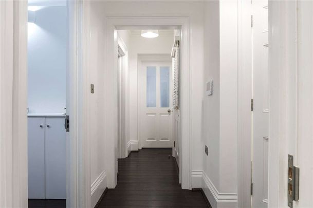 Stunning two bedroom apartment to rent, set within a beautifully converted Georgian building close to Reading Town Centre. - Photo 1