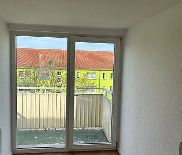 Sehr schöne Mansarden 2-Zimmerwohnung mit Balkon - Photo 1