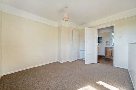 Parsonage Estate, Rogate, Petersfield, Hampshire, GU31 - Photo 4