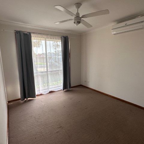 Large Family Home! - Photo 1