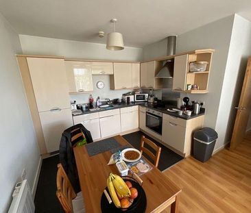 2 bedroom flat to rent - Photo 6