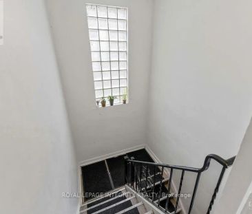 3 - 143 GRANVILLE STREET - Photo 2