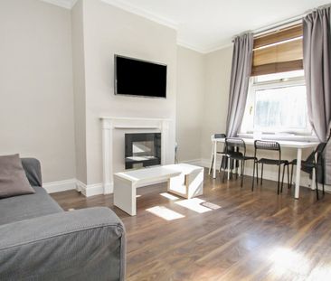 3 bedroom terraced house to rent - Photo 2