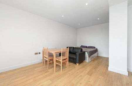 Studio to rent - Photo 5