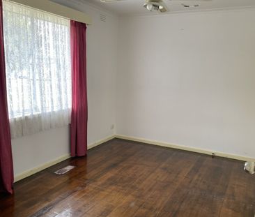 1 Silvan Grove, Hampton Park VIC - Photo 2