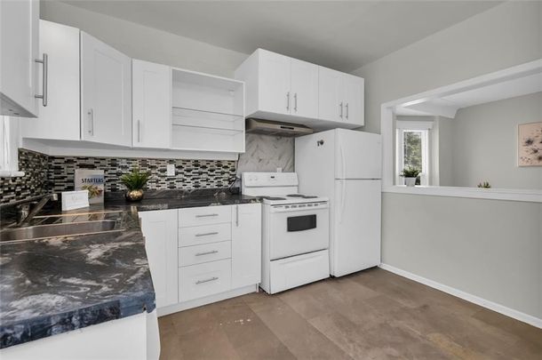 For Lease - 746 King Street, Hamilton, Ontario - Photo 1