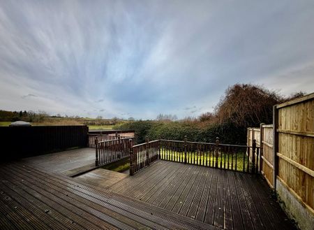 3 bedroom detached house to rent - Photo 3