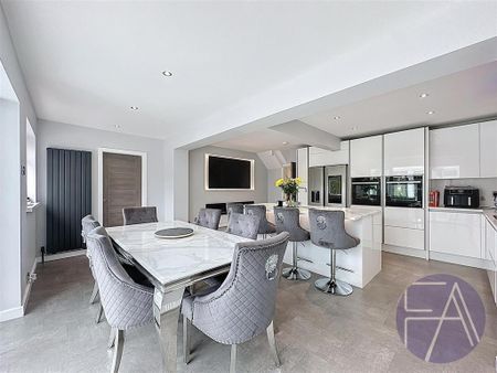 5 bedroom detached house to rent - Photo 5