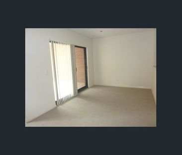 Centrally Located 2 Bedroom, 2 Bathroom Apartment- new photos will ... - Photo 1
