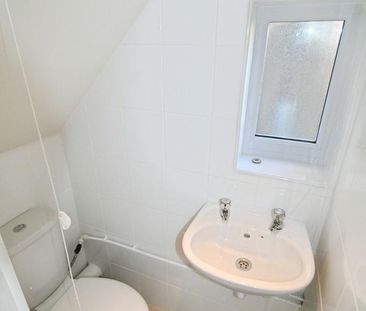 3 bedroom semi-detached house to rent - Photo 6