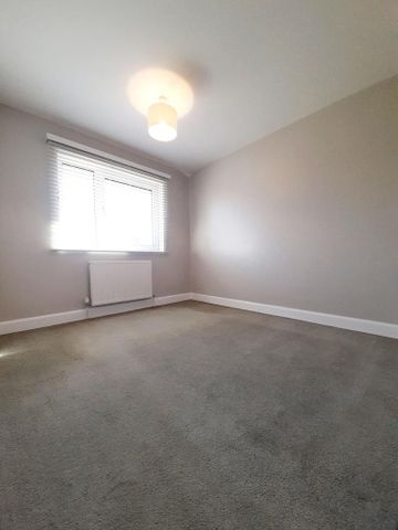 3 bedroom bungalow to rent - Photo 4